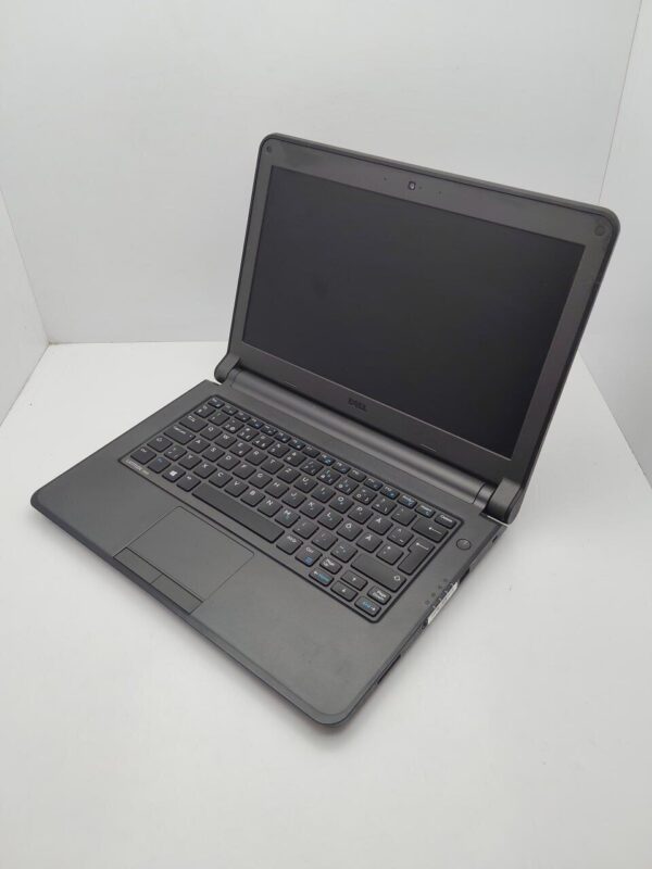 Ноутбук Dell Latitude 3340 / 13.3" (1366x768) TN / Intel Core i3-4030U (2 (4) ядра по 1.90 GHz) / 8 GB DDR3 / 500 GB HDD / Intel HD Graphics 4400 / WebCam - Зображення 5