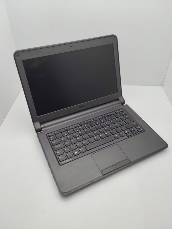 Ноутбук Dell Latitude 3340 / 13.3" (1366x768) TN / Intel Core i3-4030U (2 (4) ядра по 1.90 GHz) / 8 GB DDR3 / 500 GB HDD / Intel HD Graphics 4400 / WebCam - Зображення 4