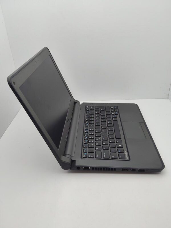 Ноутбук Dell Latitude 3340 / 13.3" (1366x768) TN / Intel Core i3-4030U (2 (4) ядра по 1.90 GHz) / 8 GB DDR3 / 500 GB HDD / Intel HD Graphics 4400 / WebCam - Зображення 6