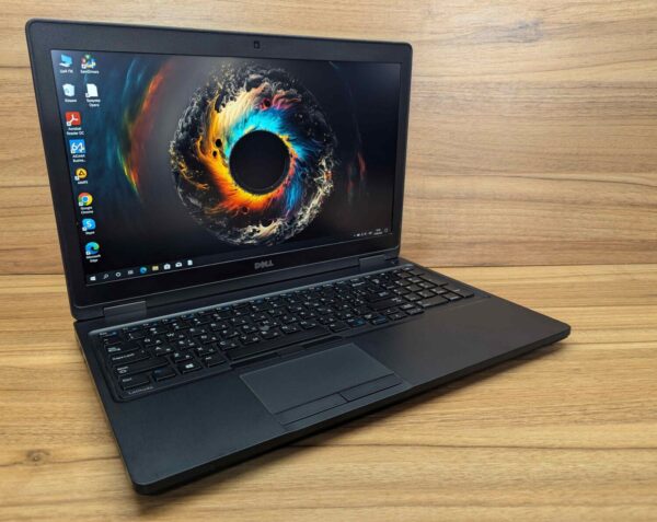 Ноутбук Dell Latitude 5580 / 15.6" (1920x1080) IPS / Intel Core i5-7300U (2 (4) ядра по 2.6 - 3.5 GHz) / 8 GB DDR4 / 240 GB SSD / Intel HD Graphics 620 / WebCam / HDMI / Windows 10 - Зображення 4
