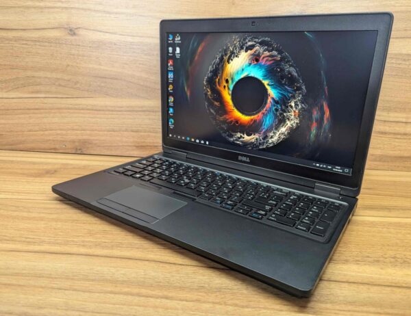 Ноутбук Dell Latitude 5580 / 15.6" (1920x1080) IPS / Intel Core i5-7300U (2 (4) ядра по 2.6 - 3.5 GHz) / 8 GB DDR4 / 240 GB SSD / Intel HD Graphics 620 / WebCam / HDMI / Windows 10 - Зображення 5