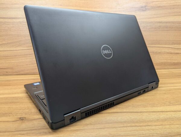 Ноутбук Dell Latitude 5580 / 15.6" (1920x1080) IPS / Intel Core i5-7300U (2 (4) ядра по 2.6 - 3.5 GHz) / 8 GB DDR4 / 240 GB SSD / Intel HD Graphics 620 / WebCam / TouchID / Windows 10 - Зображення 7