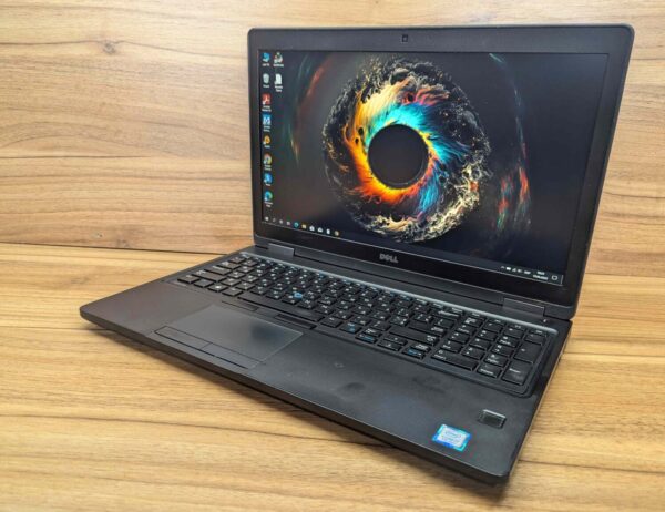 Ноутбук Dell Latitude 5580 / 15.6" (1920x1080) IPS / Intel Core i5-7300U (2 (4) ядра по 2.6 - 3.5 GHz) / 8 GB DDR4 / 240 GB SSD / Intel HD Graphics 620 / WebCam / TouchID / Windows 10 - Зображення 5