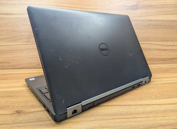 Ноутбук Dell Latitude E5570 / 15.6" (1920x1080) IPS / Intel Core i5-6440HQ (4 ядра по 2.6 - 3.5 GHz) / 16 GB DDR4 / 512 GB SSD / AMD Radeon R7 M370, 2 GB GDDR5, 128-bit / HDMI / WebCam / Windows 10 - Зображення 7