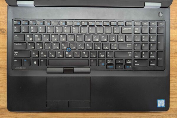Ноутбук Dell Latitude E5570 / 15.6" (1920x1080) IPS / Intel Core i5-6440HQ (4 ядра по 2.6 - 3.5 GHz) / 16 GB DDR4 / 512 GB SSD / AMD Radeon R7 M370, 2 GB GDDR5, 128-bit / HDMI / WebCam / Windows 10 - Зображення 3