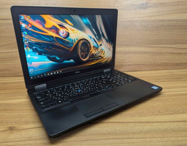 Ноутбук Dell Latitude E5570 / 15.6" (1920x1080) IPS / Intel Core i5-6440HQ (4 ядра по 2.6 - 3.5 GHz) / 16 GB DDR4 / 512 GB SSD / AMD Radeon R7 M370, 2 GB GDDR5, 128-bit / HDMI / WebCam / Windows 10 - Зображення 4