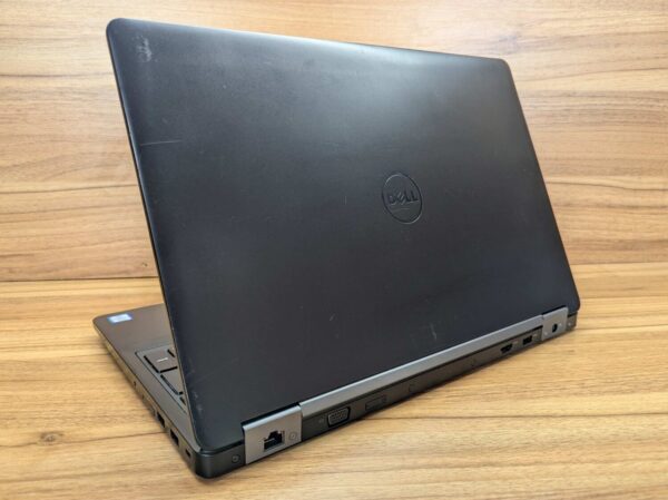 Ноутбук Dell Latitude E5570 / 15.6" (1920x1080) IPS / Intel Core i5-6440HQ (4 ядра по 2.6 - 3.5 GHz) / 8 GB DDR4 / 240 GB SSD / Intel HD Graphics 520 / HDMI / WebCam / Windows 10 - Зображення 7