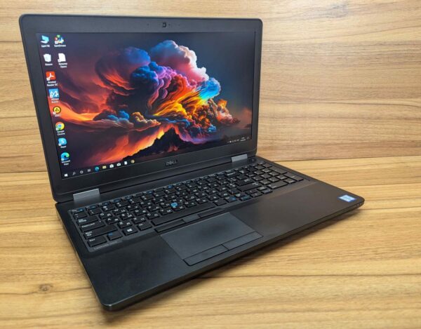 Ноутбук Dell Latitude E5570 / 15.6" (1920x1080) IPS / Intel Core i5-6440HQ (4 ядра по 2.6 - 3.5 GHz) / 8 GB DDR4 / 240 GB SSD / Intel HD Graphics 520 / HDMI / WebCam / Windows 10 - Зображення 4