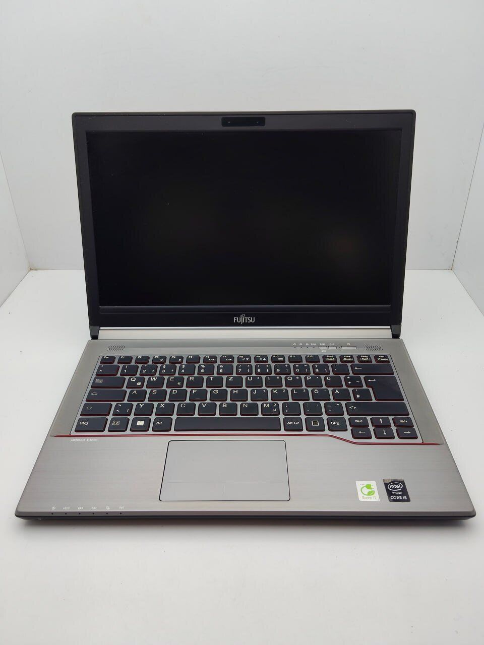 Ноутбук Fujitsu LifeBook E744 / 14" (1600x900) TN / Intel Core i5-4300M (2 (4) ядра по 2.6 - 3.3 GHz) / 8 GB DDR3 / 120 GB SSD / Intel HD Graphics 4600 - Зображення 3