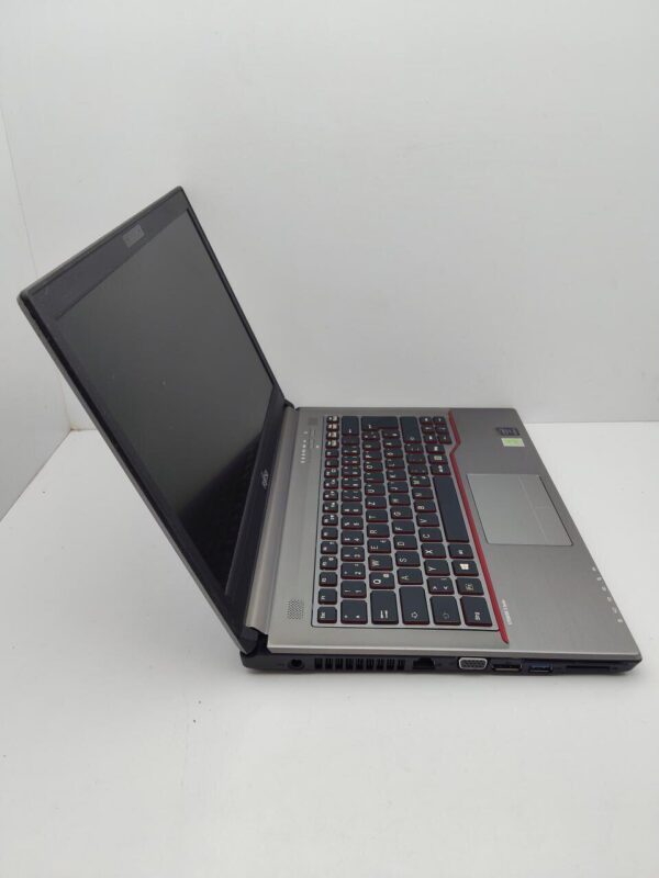 Ноутбук Fujitsu LifeBook E744 / 14" (1600x900) TN / Intel Core i5-4300M (2 (4) ядра по 2.6 - 3.3 GHz) / 8 GB DDR3 / 120 GB SSD / Intel HD Graphics 4600 - Зображення 7