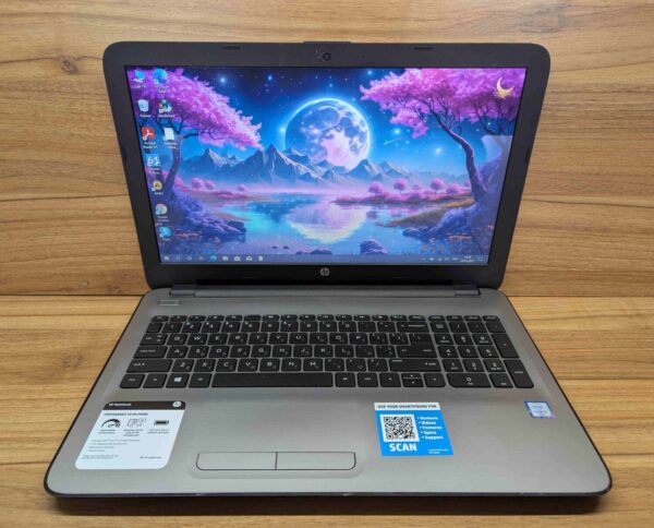 Ноутбук HP 15-ay041wm / 15.6" (1366x768) TN Touch / Intel Core i3-6100U (2 (4) ядра по 2.3 GHz) / 8 GB DDR4 / 180 GB SSD / Intel HD Graphics 520 / WebCam / Windows 10 - Зображення 2
