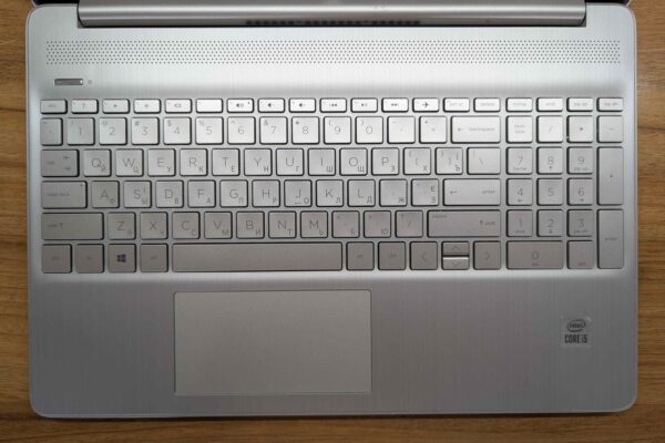 Ноутбук HP 15-dy1043dx / 15.6" (1366x768) TN Touch / Intel Core i5-1035G1 (4 (8) ядра по 1.0 - 3.6 GHz) / 16 GB DDR4 / 512 GB SSD / Intel UHD Graphics / WebCam / Windows 10 - Зображення 3