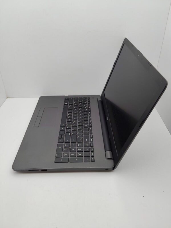 Ноутбук HP 250 G6 / 15.6" (1366x768) TN / Intel Core i3-7020U (2 (4) ядра по 2.3 GHz) / 8 GB DDR4 / 180 GB SSD / AMD Radeon R5 M330, 2 GB GDDR3, 64-bit / WebCam - Зображення 6