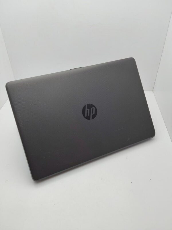 Ноутбук HP 250 G6 / 15.6" (1366x768) TN / Intel Core i3-7020U (2 (4) ядра по 2.3 GHz) / 8 GB DDR4 / 180 GB SSD / AMD Radeon R5 M330, 2 GB GDDR3, 64-bit / WebCam - Зображення 7