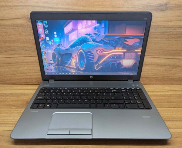 Ноутбук HP ProBook 450 G1 / 15.6" (1366x768) TN / Intel Core i3-4000M (2 (4) ядра по 2.4 GHz) / 8 GB DDR3 / 240 GB SSD / Intel HD Graphics 4600 / WebCam / Fingerprint / Windows 10 - Зображення 2