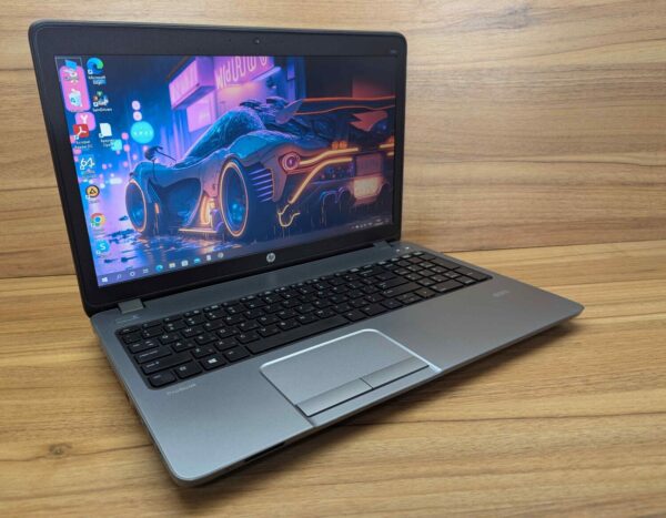 Ноутбук HP ProBook 450 G1 / 15.6" (1366x768) TN / Intel Core i3-4000M (2 (4) ядра по 2.4 GHz) / 8 GB DDR3 / 240 GB SSD / Intel HD Graphics 4600 / WebCam / Fingerprint / Windows 10 - Зображення 4