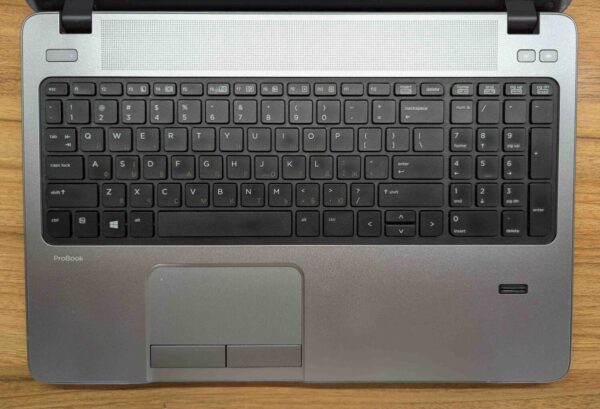 Ноутбук HP ProBook 450 G1 / 15.6" (1366x768) TN / Intel Core i7-4702MQ (4 (8) ядра по 2.2 - 3.2 GHz) / 8 GB DDR3 / 240 GB SSD / Intel HD Graphics 4600 / WebCam / TouchID / Windows 10 - Зображення 5