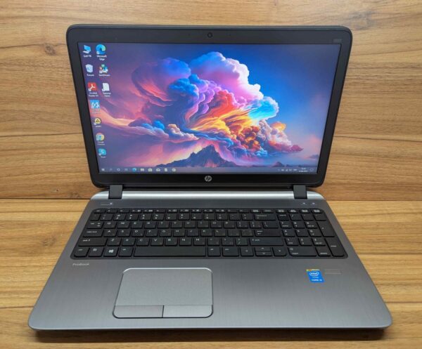 Ноутбук HP ProBook 450 G2 / 15.6" (1366x768) TN / Intel Core i5-5200U (2 (4) ядра по 2.2 - 2.7 GHz) / 8 GB DDR3 / 240 GB SSD / Intel HD Graphics 5500 / Fingerprint / WebCam / Windows 10 - Зображення 2