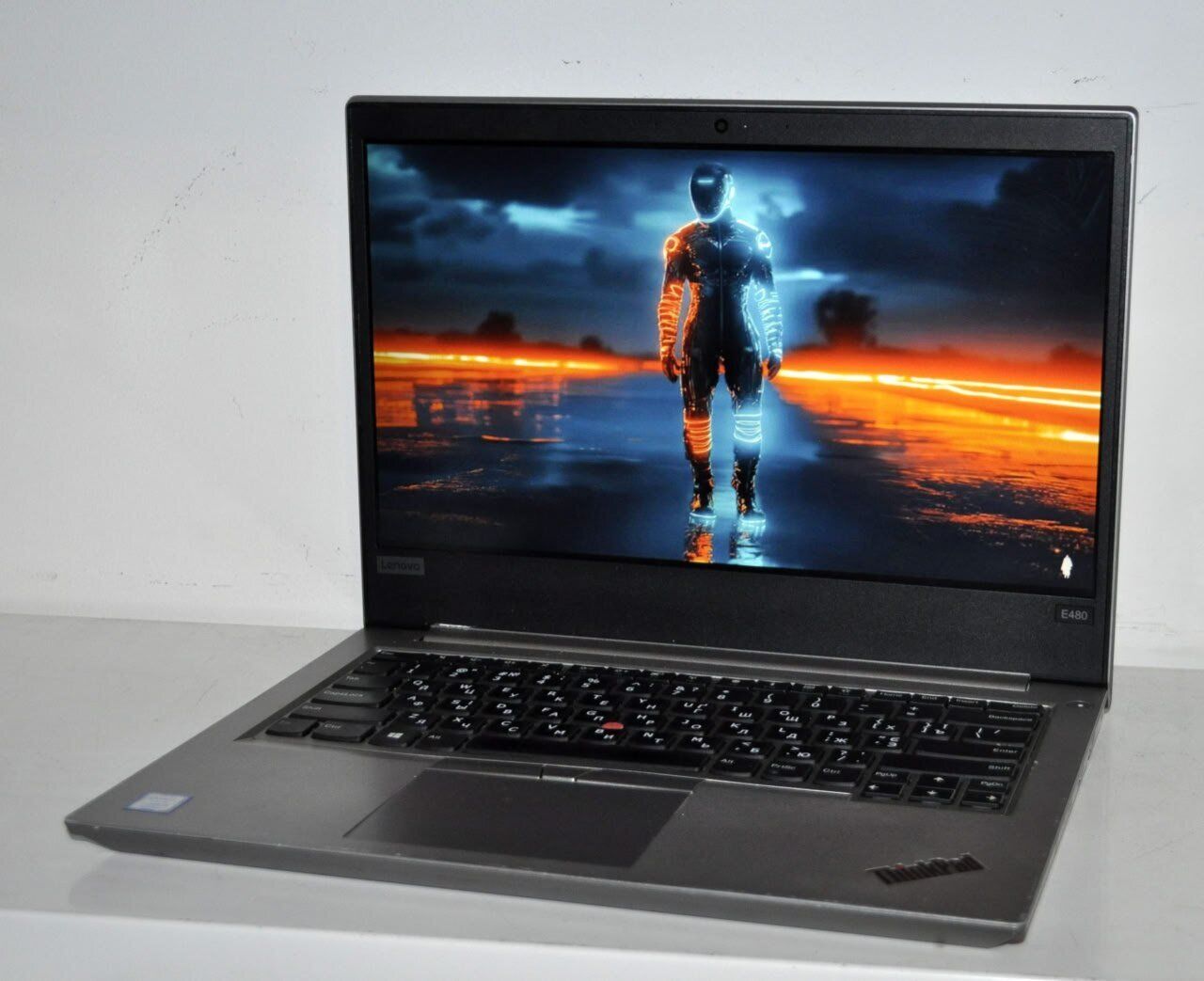Ноутбук Б-клас Lenovo ThinkPad E480 / 14" (1920x1080) IPS / Intel Core i5-7200U (2 (4) ядра по 2.5 - 3.1 GHz) / 16 GB DDR4 / 480 GB SSD / Intel UHD Graphics 620 / WebCam / Windows 11 Pro - Зображення 6