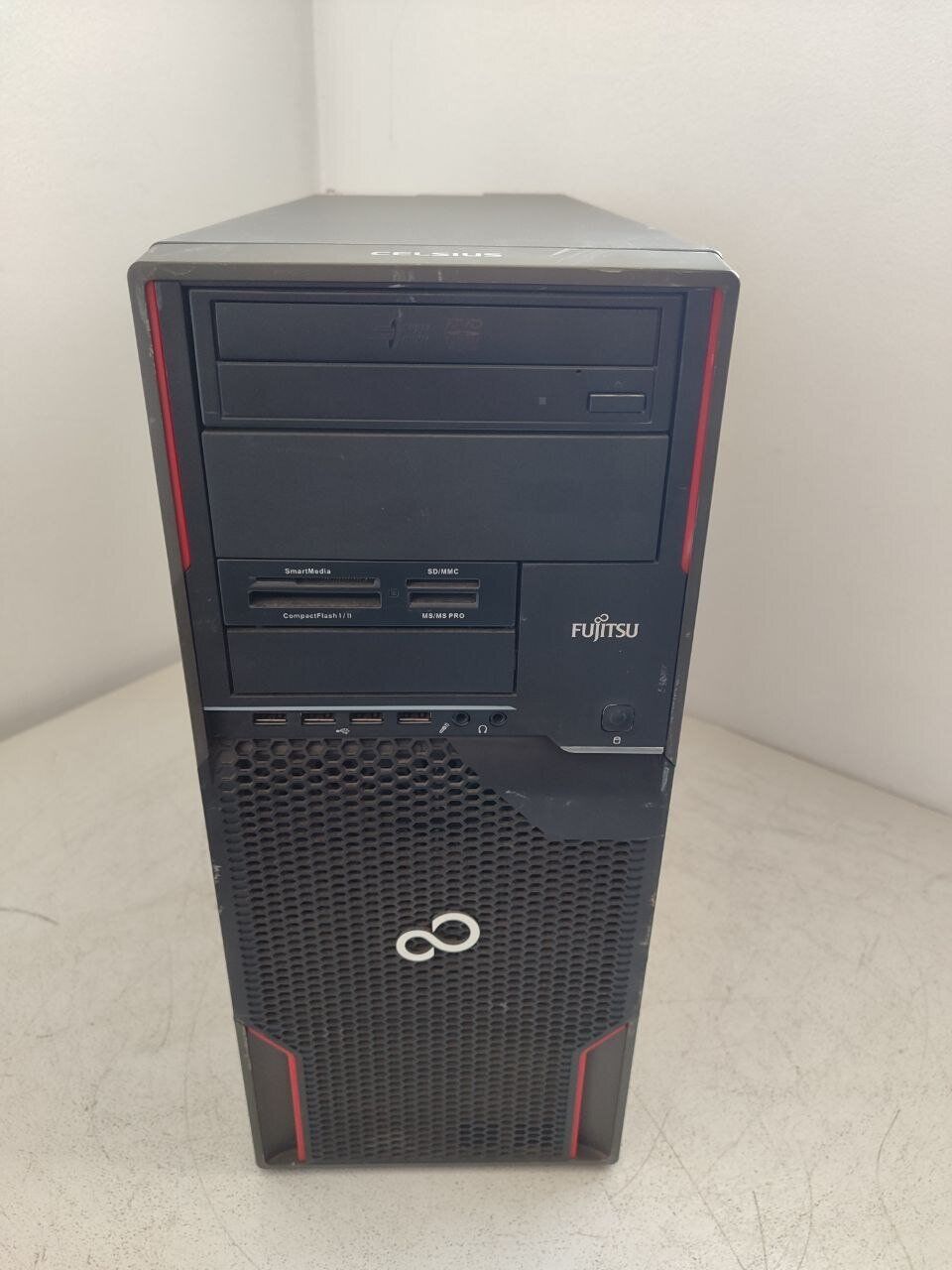 Робоча станція Fujitsu Celsius W510 Workstation Tower / Intel Core i7-2600 (4 (8) ядра по 3.4 - 3.8 GHz) / 16 GB DDR3 / 256 GB SSD / nVidia GeForce GT 630, 4 GB GDDR3, 128-bit / DVD-ROM - Зображення 2