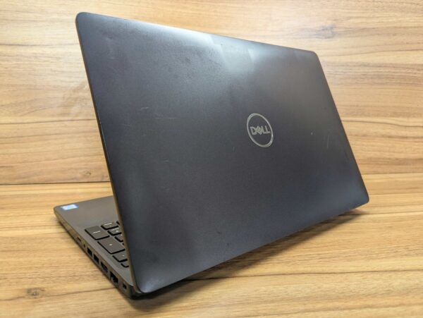 Ультрабук Б-клас Dell Latitude 5500 / 15.6" (1366x768) TN / Intel Core i5-8365U (4 (8) ядра по 1.6 - 4.1 GHz) / 8 GB DDR4 / 256 GB SSD / Intel UHD Graphics 620 / WebCam / Windows 10 - Зображення 7