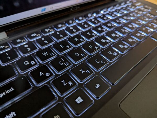 Ультрабук Б-клас Dell Latitude 7420 / 14" (1920x1080) IPS / Intel Core i5-1145G7 (4 (8) ядра по 2.6 - 4.4 GHz) / 8 GB DDR4 / 512 GB SSD / Intel Iris Xe Graphics / WebCam / Windows 10 - Зображення 6