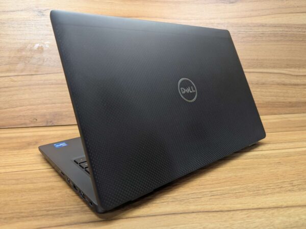 Ультрабук Б-клас Dell Latitude 7420 / 14" (1920x1080) IPS / Intel Core i5-1145G7 (4 (8) ядра по 2.6 - 4.4 GHz) / 8 GB DDR4 / 512 GB SSD / Intel Iris Xe Graphics / WebCam / Windows 10 - Зображення 7