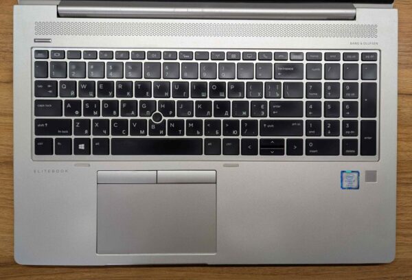 Ультрабук Б-клас HP EliteBook 850 G5 / 15.6" (1920x1080) IPS / Intel Core i7-7600U (2 (4) ядра по 2.8 - 3.9 GHz) / 16 GB DDR4 / 512 GB SSD / Intel HD Graphics 620 / HDMI / Fingerprint / Windows 10 - Зображення 4