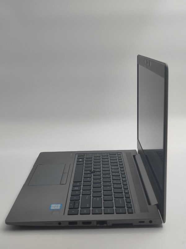 Ультрабук Б-клас HP ZBook 14u G6 / 14" (1920x1080) IPS / Intel Core i5-8365U (4 (8) ядра по 1.6 - 4.1 GHz) / 16 GB DDR4 / 256 GB SSD M.2 / Intel UHD Graphics 620 / WebCam - Зображення 4