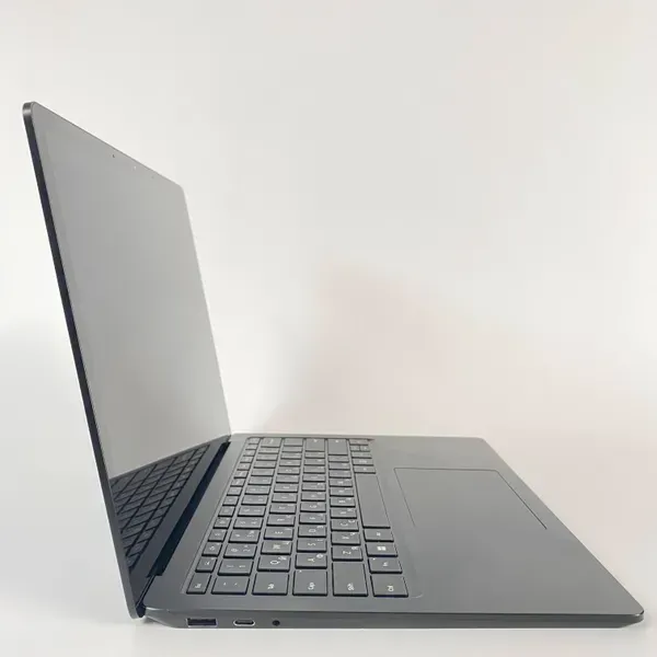 Ультрабук Б-клас Microsoft Surface Laptop 4 / 13.5" (2256x1504) IPS / Intel Core i7-1185G7 (4 (8) ядра по 3.0 - 4.8 GHz) / 16 GB DDR4 / 256 GB SSD / Intel Iris Xe Graphics / USB Type-C / WebCam - Зображення 4