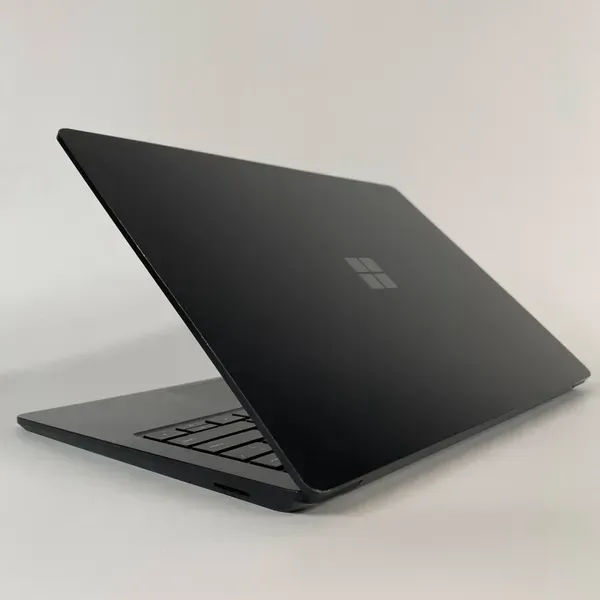 Ультрабук Б-клас Microsoft Surface Laptop 4 / 13.5" (2256x1504) IPS / Intel Core i7-1185G7 (4 (8) ядра по 3.0 - 4.8 GHz) / 16 GB DDR4 / 256 GB SSD / Intel Iris Xe Graphics / USB Type-C / WebCam - Зображення 7