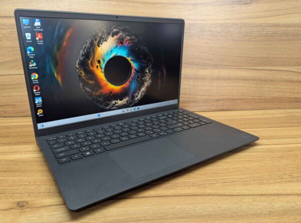 Ультрабук Dell Inspiron 15 3535 / 15.6" (1920x1080) IPS / AMD Ryzen 7 7730U (8 (16) ядер по 2.0 - 4.5 GHz) / 16 GB DDR4 / 512 GB SSD / AMD Radeon RX Vega 8 / WebCam / HDMI / Windows 11 - Зображення 4