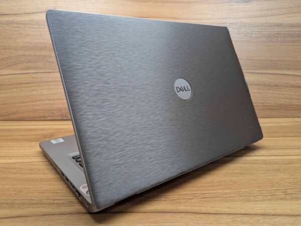 Ультрабук Dell Latitude 5411 / 14" (1920x1080) IPS / Intel Core i7-10850H (6 (12) ядер по 2.7 - 5.1 GHz) / 16 GB DDR4 / 256 GB SSD / Intel UHD Graphics / WebCam / Windows 10 - Зображення 7