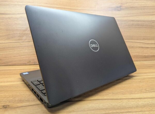Ультрабук Dell Latitude 5501 / 15.6" (1920x1080) IPS / Intel Core i5-9400H (4 (8) ядра по 2.5 - 4.3 GHz) / 16 GB DDR4 / 512 GB SSD / Intel UHD Graphics 630 / WebCam / Windows 10 - Зображення 7