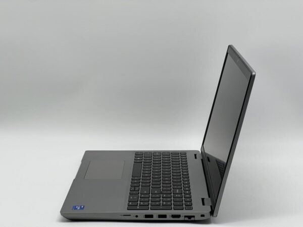 Ультрабук Dell Latitude 5521 / 15.6" (1920x1080) IPS / Intel Core i7-11850H (8 (16) ядер по 2.5 - 4.8 GHz) / 16 GB DDR4 / 240 GB SSD / nVidia GeForce MX450, 2 GB GDDR6, 64-bit / WebCam - Зображення 3
