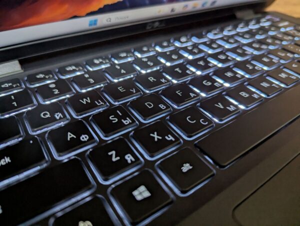 Ультрабук Dell Latitude 7420 / 14" (1920x1080) IPS / Intel Core i5-1145G7 (4 (8) ядра по 2.6 - 4.4 GHz) / 8 GB DDR4 / 256 GB SSD / Intel Iris Xe Graphics / WebCam / Windows 10 - Зображення 6
