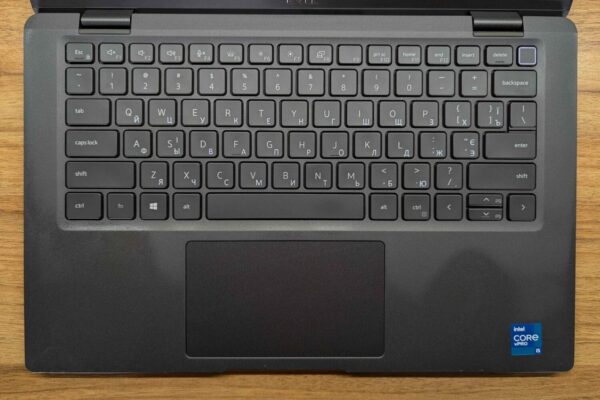Ультрабук Dell Latitude 7420 / 14" (1920x1080) IPS / Intel Core i5-1145G7 (4 (8) ядра по 2.6 - 4.4 GHz) / 8 GB DDR4 / 256 GB SSD / Intel Iris Xe Graphics / WebCam / Windows 10 - Зображення 3