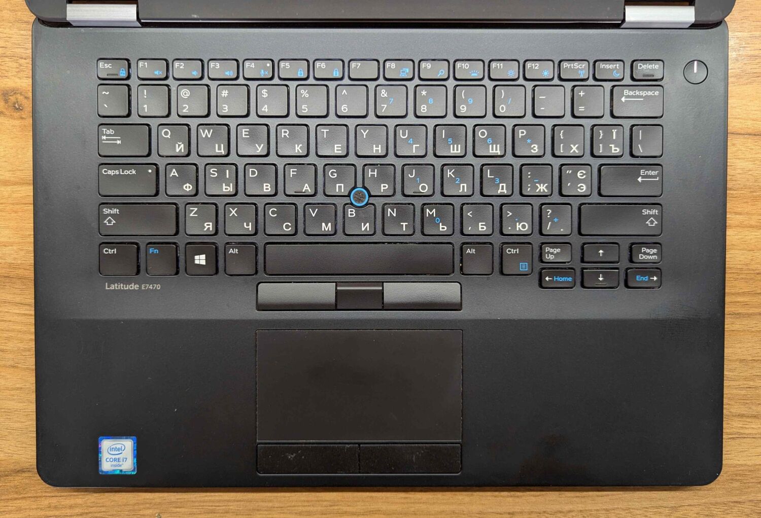 Ультрабук Dell Latitude E7470 / 14" (1920x1080) IPS / Intel Core i7-6600U (2 (4) ядра по 2.6 - 3.4 GHz) / 8 GB DDR4 / 256 GB SSD / Intel HD Graphics 520 / HDMI / WebCam / Windows 10 - Зображення 3