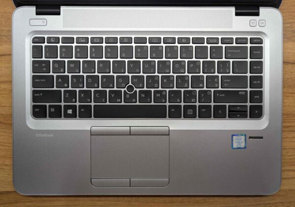 Ультрабук HP EliteBook 840 G4 / 14" (1366x768) TN / Intel Core i7-7600U (2 (4) ядра по 2.8 - 3.9 GHz) / 8 GB DDR4 / 240 GB SSD / Intel HD Graphics 620 / WebCam / Fingerprint / Windows 10 - Зображення 3
