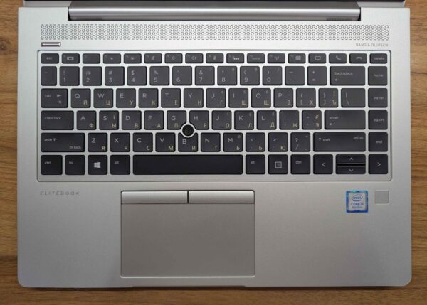 Ультрабук HP EliteBook 840 G5 / 14" (1920x1080) IPS / Intel Core i5-8250U (4 (8) ядра по 1.6 - 3.4 GHz) / 16 GB DDR4 / 512 GB SSD / Intel UHD Graphics 620 / WebCam / TouchID / Windows 10 - Зображення 3