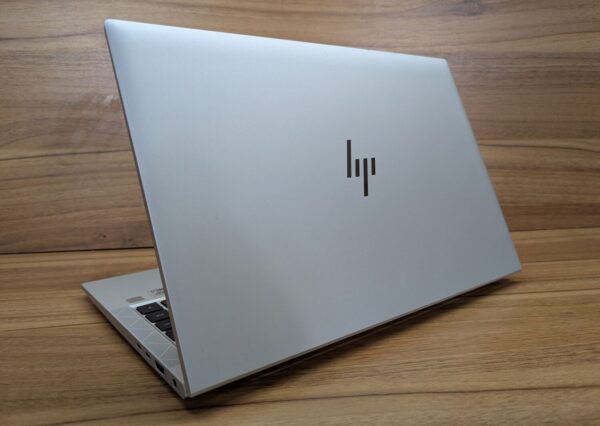 Ультрабук HP EliteBook 840 G7 / 14" (1920x1080) IPS / Intel Core i7-10610U (4 (8) ядра по 1.8 - 4.9 GHz) / 16 GB DDR4 / 512 GB SSD / Intel UHD Graphics / WebCam / TouchID / Windows 10 - Зображення 7