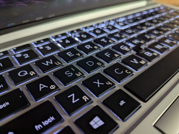 Ультрабук HP EliteBook 840 G7 / 14" (1920x1080) IPS / Intel Core i7-10610U (4 (8) ядра по 1.8 - 4.9 GHz) / 16 GB DDR4 / 512 GB SSD / Intel UHD Graphics / WebCam / TouchID / Windows 10 - Зображення 6