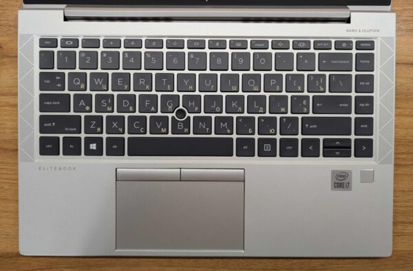 Ультрабук HP EliteBook 840 G7 / 14" (1920x1080) IPS / Intel Core i7-10610U (4 (8) ядра по 1.8 - 4.9 GHz) / 16 GB DDR4 / 512 GB SSD / Intel UHD Graphics / WebCam / TouchID / Windows 10 - Зображення 3