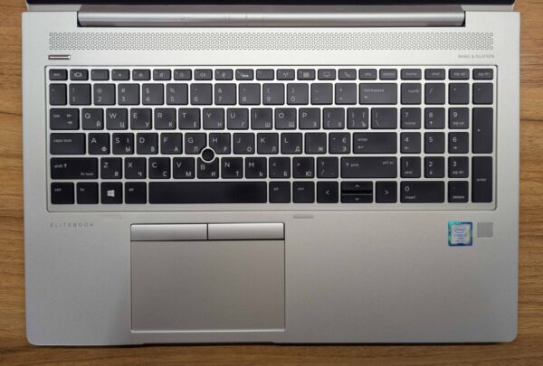 Ультрабук HP EliteBook 850 G5 / 15.6" (1920x1080) IPS / Intel Core i7-7600U (2 (4) ядра по 2.8 - 3.9 GHz) / 16 GB DDR4 / 1000 GB SSD / Intel HD Graphics 620 / WebCam / Fingerprint / Windows 10 - Зображення 3