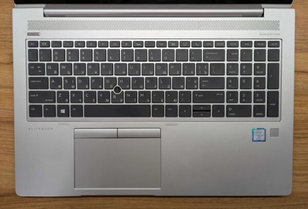 Ультрабук HP EliteBook 850 G5 / 15.6" (1920x1080) IPS Touch / Intel Core i5-8350U (4 (8) ядра по 1.7 - 3.6 GHz) / 32 GB DDR4 / 1000 GB SSD / Intel UHD Graphics 620 / WebCam / Fingerprint / Windows 10 - Зображення 3