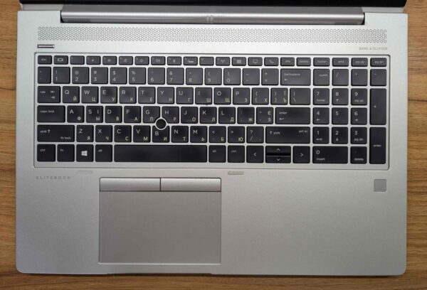 Ультрабук HP EliteBook 850 G6 / 15.6" (1920x1080) IPS / Intel Core i5-8265U (4 (8) ядра по 1.6 - 3.9 GHz) / 16 GB DDR4 / 256 GB SSD / Intel UHD Graphics 620 / WebCam / Fingerprint / Windows 10 - Зображення 3