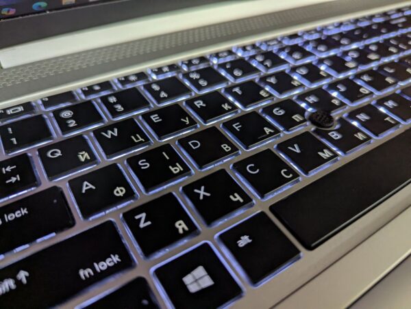 Ультрабук HP EliteBook 850 G6 / 15.6" (1920x1080) IPS / Intel Core i5-8265U (4 (8) ядра по 1.6 - 3.9 GHz) / 16 GB DDR4 / 256 GB SSD / Intel UHD Graphics 620 / WebCam / Fingerprint / Windows 10 - Зображення 6