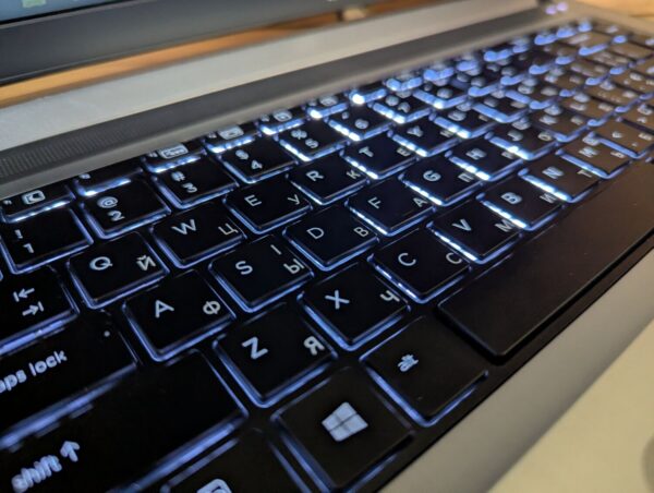 Ультрабук HP ProBook 440 G3 / 14" (1920x1080) IPS / Intel Core i7-6500U (2 (4) ядра по 2.5 - 3.1 GHz) / 8 GB DDR4 / 240 GB SSD / Intel HD Graphics 520 / WebCam / Fingerprint / Windows 10 - Зображення 6