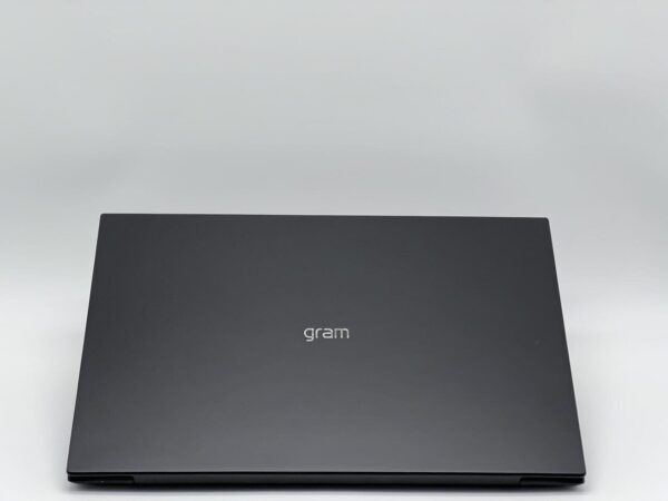 Ультрабук LG Gram 16Z90Q / 16" (2560x1600) IPS / Intel Core i7-1260P (12 (16) ядер по 3.4 - 4.7 GHz) / 16 GB DDR5 / 480 GB SSD / Intel Iris Xe Graphics / WebCam - Зображення 5