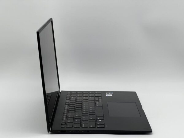 Ультрабук LG Gram 16Z90Q / 16" (2560x1600) IPS / Intel Core i7-1260P (12 (16) ядер по 3.4 - 4.7 GHz) / 16 GB DDR5 / 480 GB SSD / Intel Iris Xe Graphics / WebCam - Зображення 3